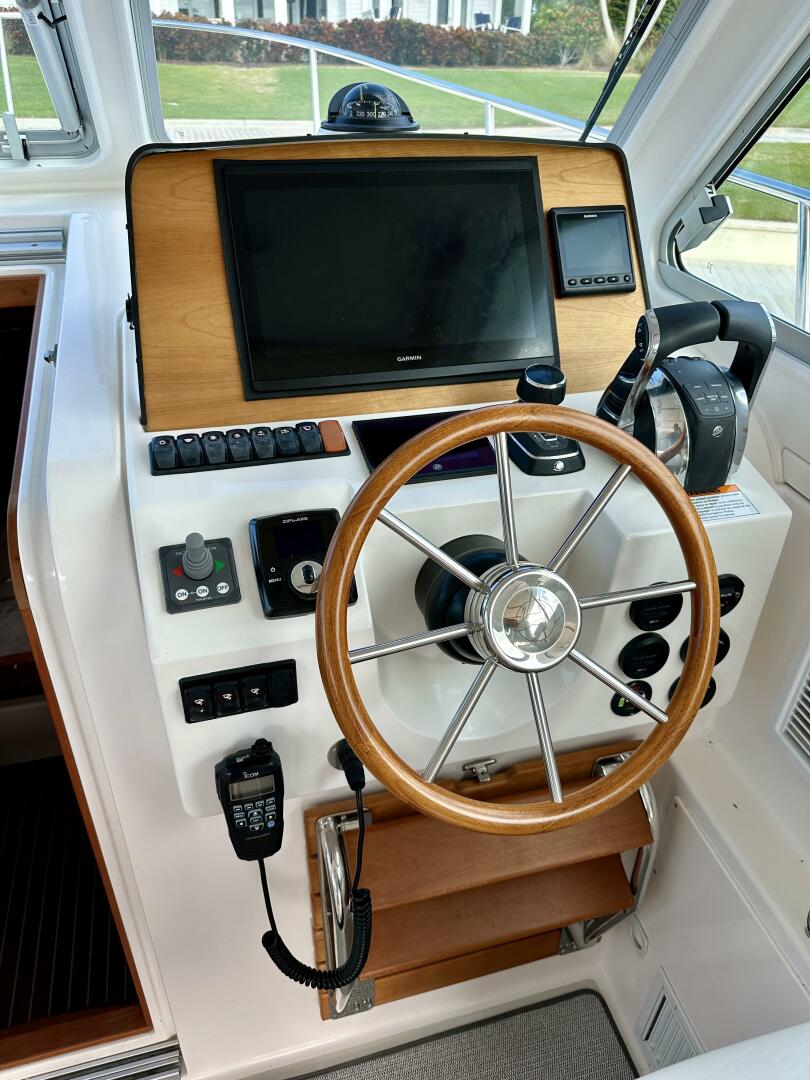 Back Cove-34O 2022-SHES A LADY Palm City-Florida-United States-Back Cove 34 SHES A LADY  Helm-5883118 | Thumbnail
