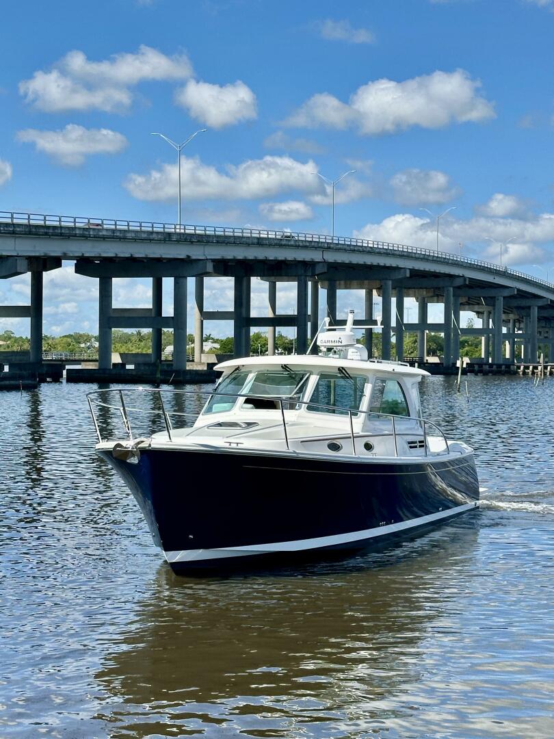 Back Cove-34O 2022-SHES A LADY Palm City-Florida-United States-Back Cove 34 SHES A LADY  Exterior-5883096 | Thumbnail