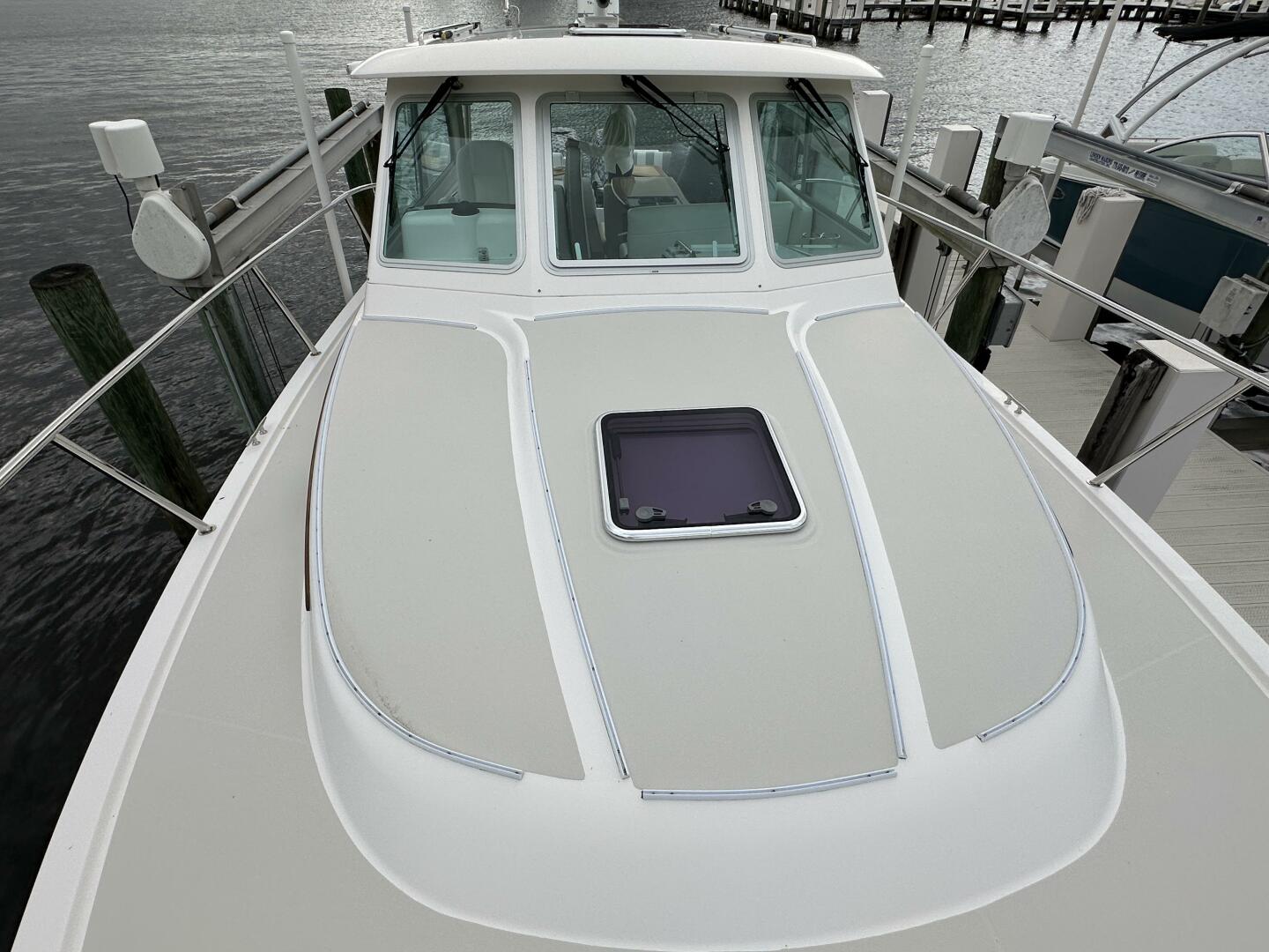 Back Cove-34O 2022-SHES A LADY Palm City-Florida-United States-Back Cove 34 SHES A LADY  Exterior Bow-5883105 | Thumbnail