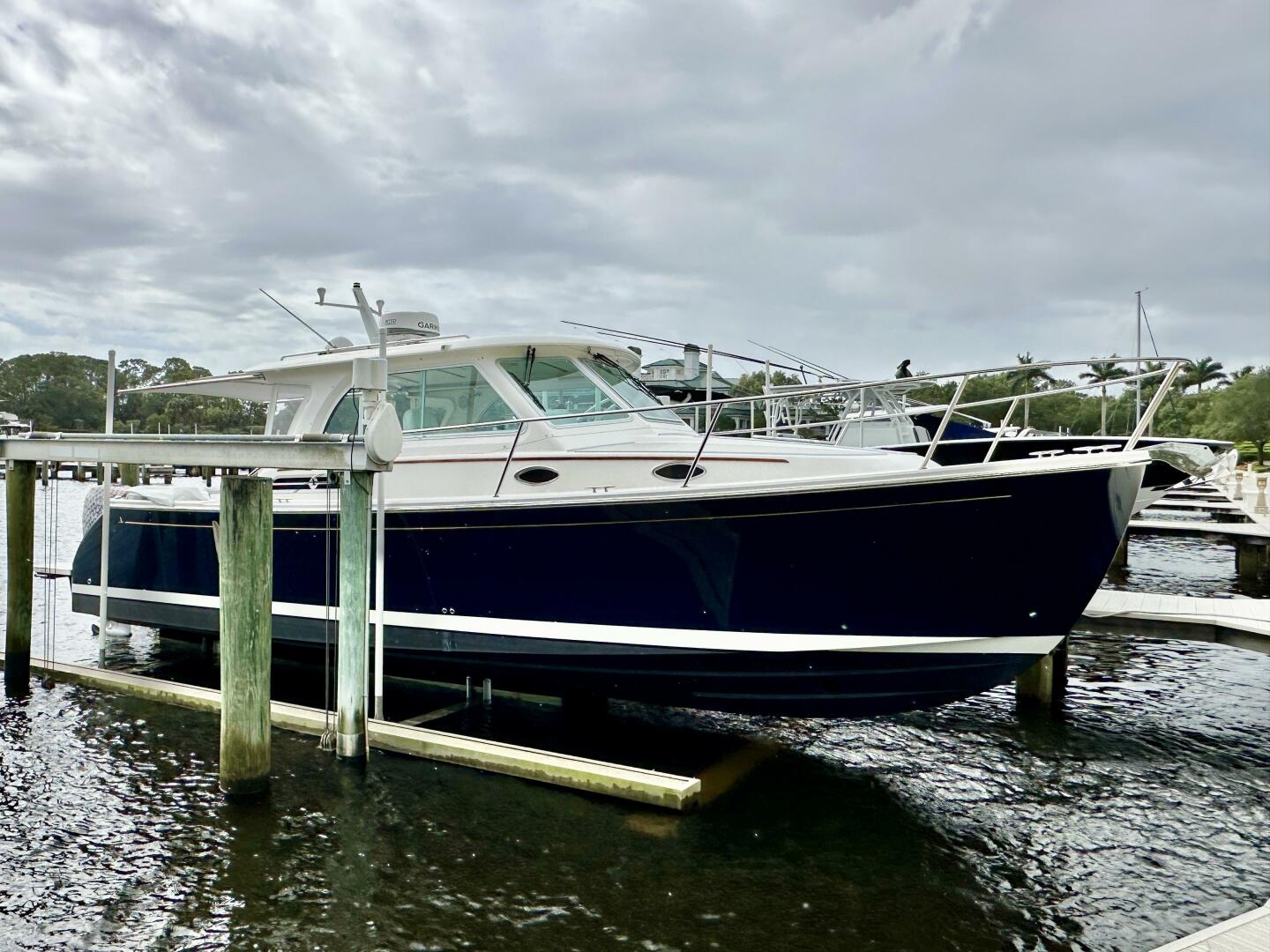 Back Cove-34O 2022-SHES A LADY Palm City-Florida-United States-Back Cove 34 SHES A LADY  Exterior-5883097 | Thumbnail
