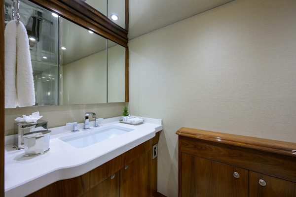 Viking-92 Enclosed Bridge 2017-SPECULATOR Palm Beach -Florida-United States-Viking  92 SPECULATOR  Master Stateroom Ensuite Head-5888615