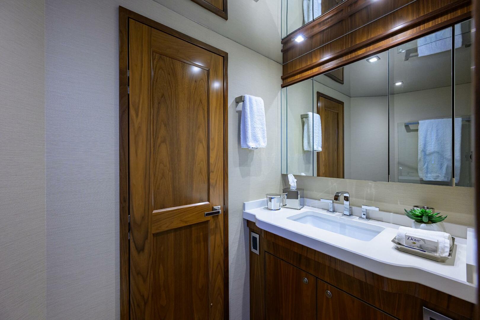 Viking-92 Enclosed Bridge 2017-SPECULATOR Palm Beach -Florida-United States-Viking  92 SPECULATOR  VIP Guest Stateroom Ensuite Head-5888620 | Thumbnail
