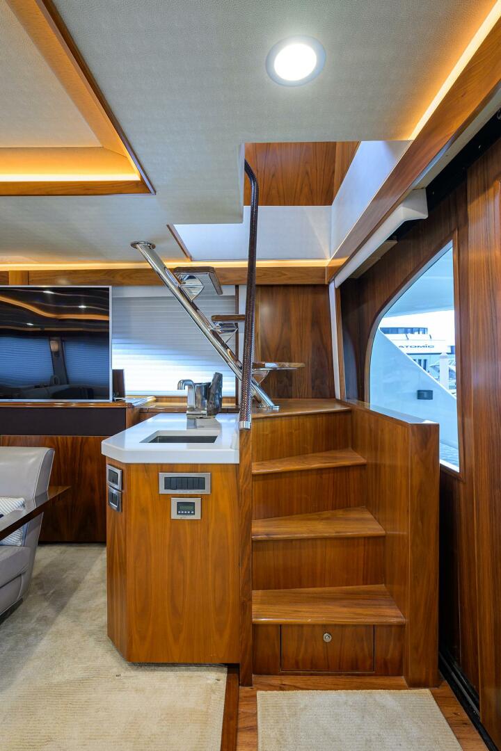 Viking-92 Enclosed Bridge 2017-SPECULATOR Palm Beach -Florida-United States-Viking  92 SPECULATOR  Salon-5888597 | Thumbnail