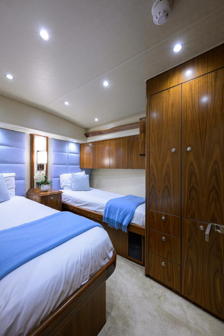 Viking-92 Enclosed Bridge 2017-SPECULATOR Palm Beach -Florida-United States-Viking  92 SPECULATOR  Twin Guest Stateroom-5888629 | Thumbnail
