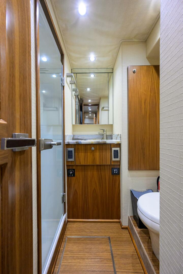 Viking-92 Enclosed Bridge 2017-SPECULATOR Palm Beach -Florida-United States-Viking  92 SPECULATOR  Crew Quarters Head-5888639