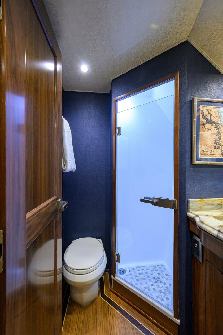 Viking-92 Enclosed Bridge 2017-SPECULATOR Palm Beach -Florida-United States-Viking  92 SPECULATOR  Guest Stateroom Midship Port Ensuite Head-5888635 | Thumbnail