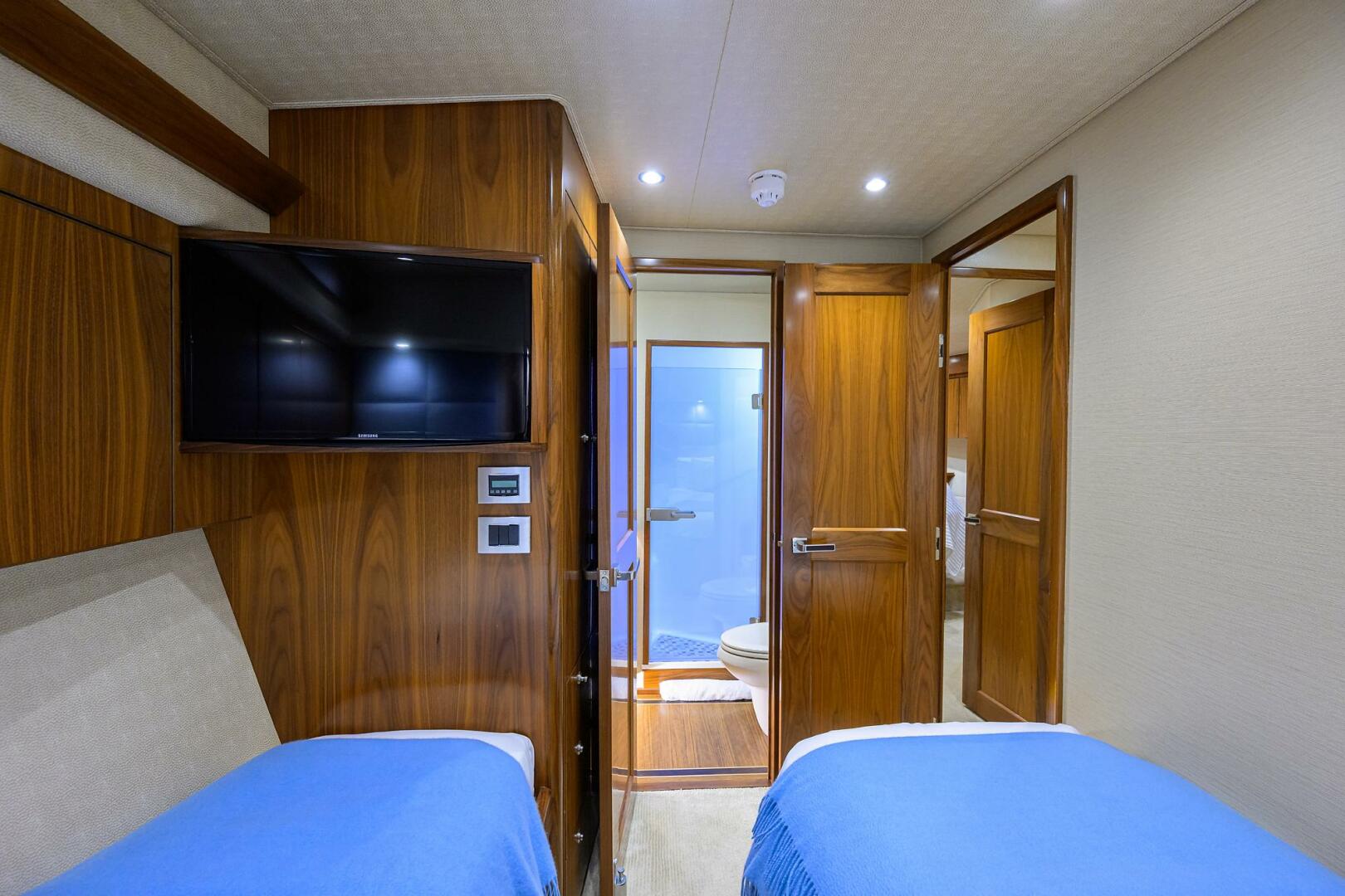 Viking-92 Enclosed Bridge 2017-SPECULATOR Palm Beach -Florida-United States-Viking  92 SPECULATOR  Twin Guest Stateroom-5888630 | Thumbnail