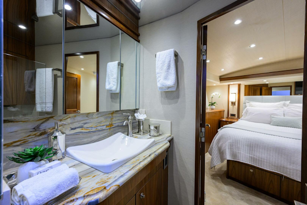 Viking-92 Enclosed Bridge 2017-SPECULATOR Palm Beach -Florida-United States-Viking  92 SPECULATOR  Guest Stateroom Ensuite Head-5888625