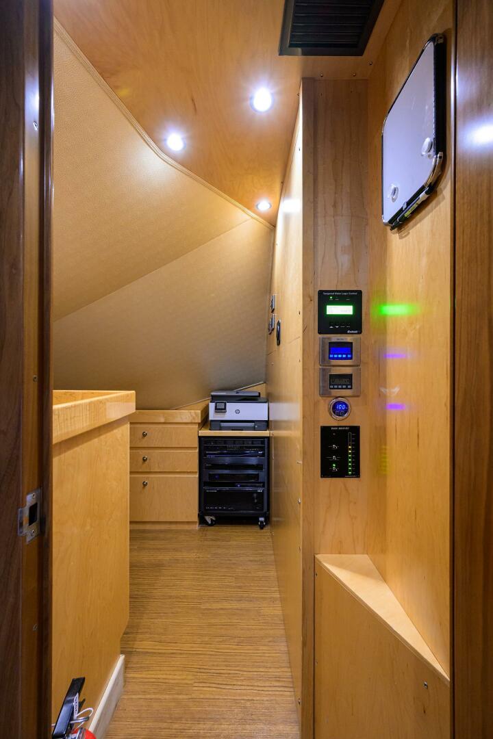 Viking-92 Enclosed Bridge 2017-SPECULATOR Palm Beach -Florida-United States-Viking  92 SPECULATOR  Pantry Bunk Room-5891330 | Thumbnail