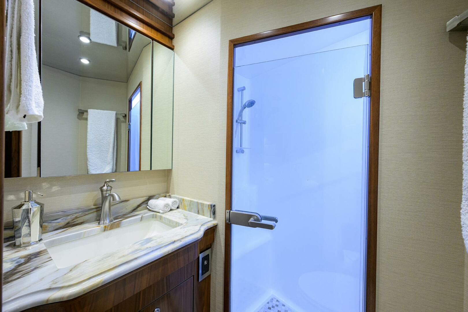 Viking-92 Enclosed Bridge 2017-SPECULATOR Palm Beach -Florida-United States-Viking  92 SPECULATOR  Twin Guest Stateroom Ensuite Head-5888631 | Thumbnail