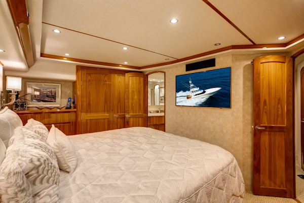 Viking-70 Convertible 2015-Pipe Dreamer Palm Beach-Florida-United States-Viking 70 Convertible  Stateroom, walkaround berth-5894339