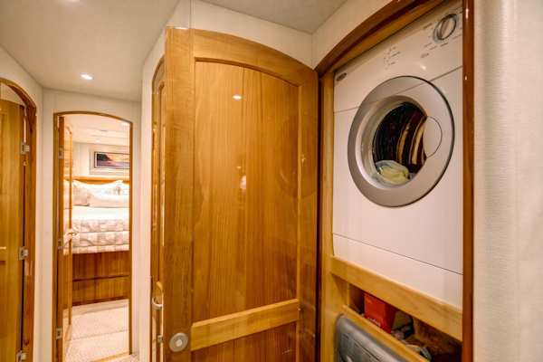 Viking-70 Convertible 2015-Pipe Dreamer Palm Beach-Florida-United States-Viking 70 Convertible  Laundry-5894386