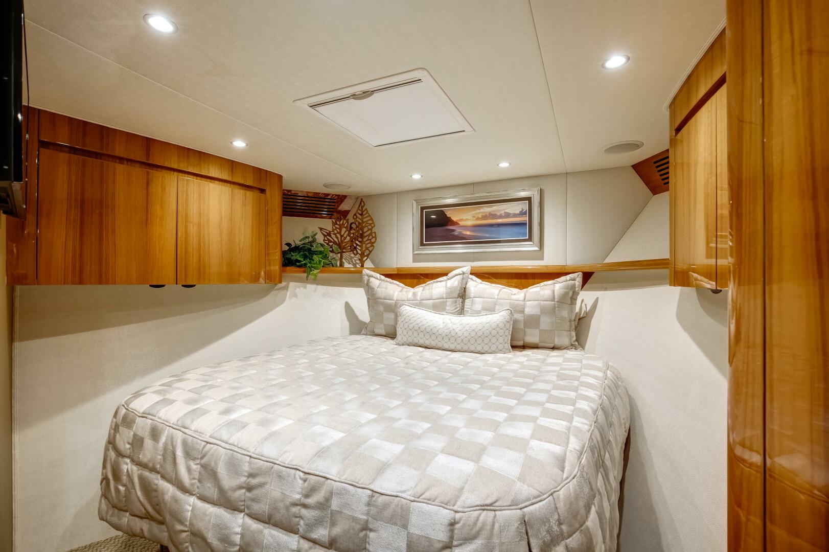 Viking-70 Convertible 2015-Pipe Dreamer Palm Beach-Florida-United States-Viking 70 Convertible  Stateroom-5894361 | Thumbnail