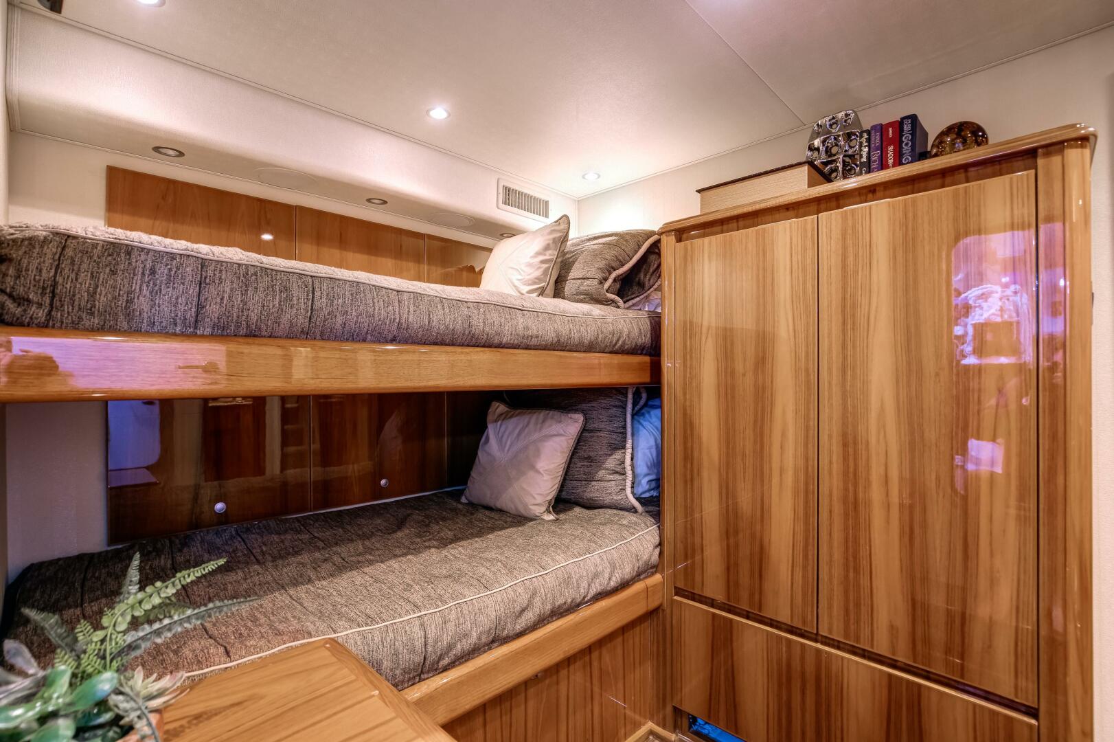 Viking-70 Convertible 2015-Pipe Dreamer Palm Beach-Florida-United States-Viking 70 Convertible  Stateroom, Over/Under Berths-5894394 | Thumbnail