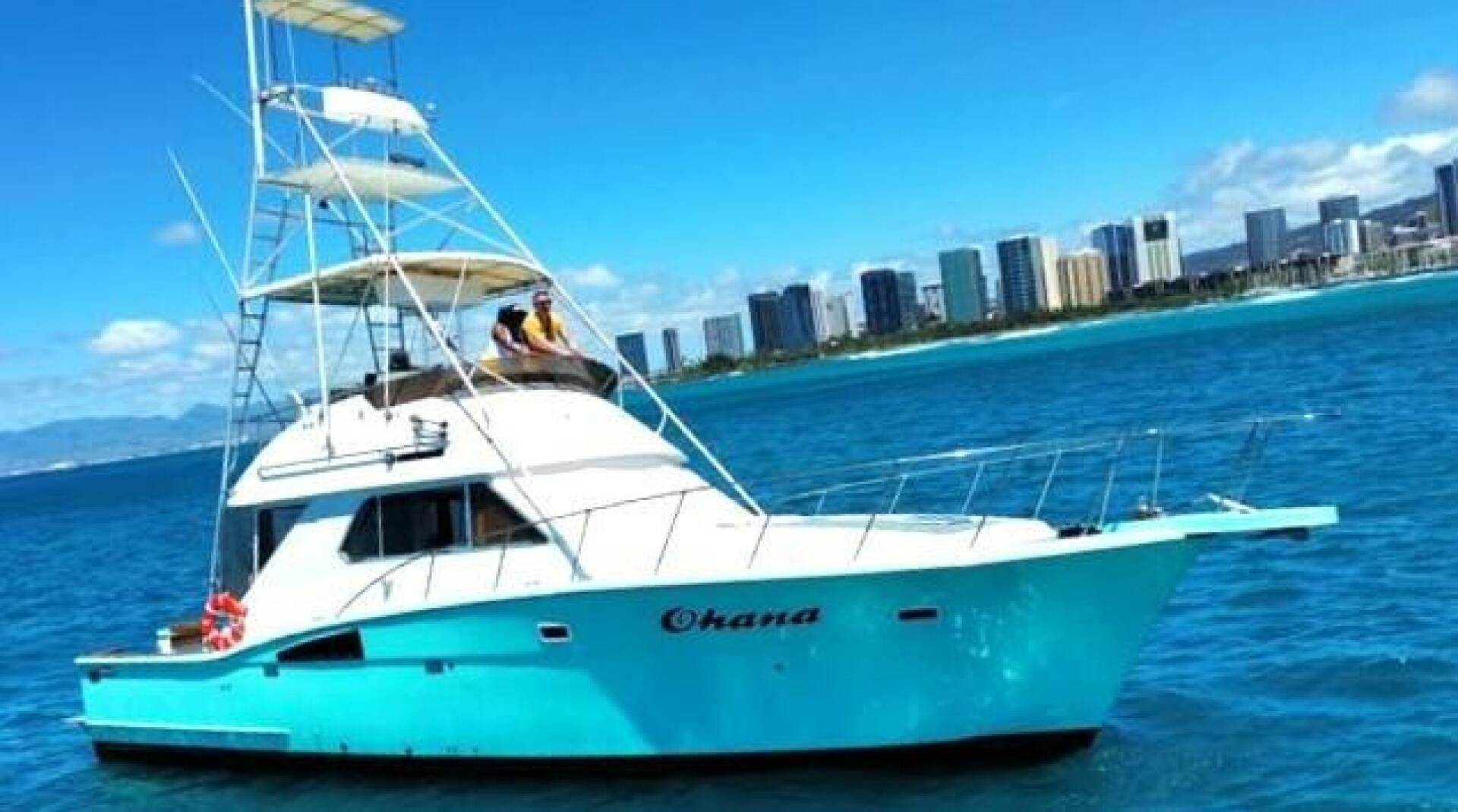 Used Chris-Craft 42' 422 COMMANDER For Sale In Hawaii | OHANA Used Chris-Craft 42' 422 COMMANDER For Sale In Hawaii | OHANA