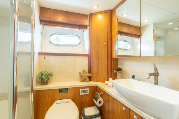 Sunseeker-Manhattan 70 2008 -Fort Lauderdale-Florida-United States-5916798