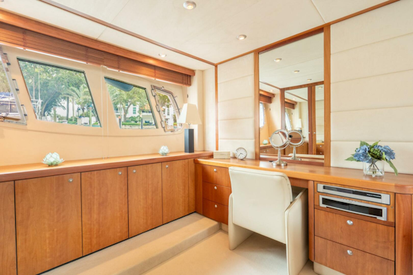 Sunseeker-Manhattan 70 2008 -Fort Lauderdale-Florida-United States-5916800