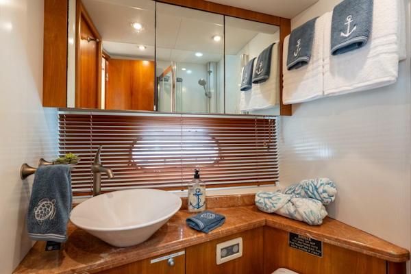Sunseeker-Manhattan 70 2008 -Fort Lauderdale-Florida-United States-5916782