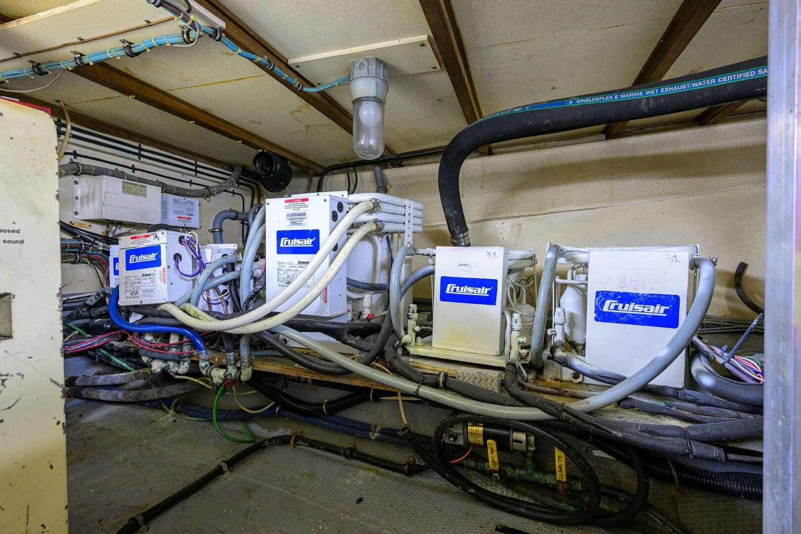 Hatteras-63 Motor Yacht 1987-Phantom Jupiter-Florida-United States-Hatteras 63  Phantom  Engine Room-5908843 | Thumbnail