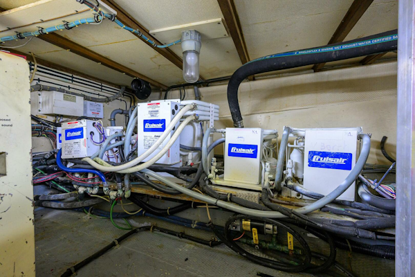 Hatteras-63 Motor Yacht 1987-Phantom Jupiter-Florida-United States-Hatteras 63  Phantom  Engine Room-5908843