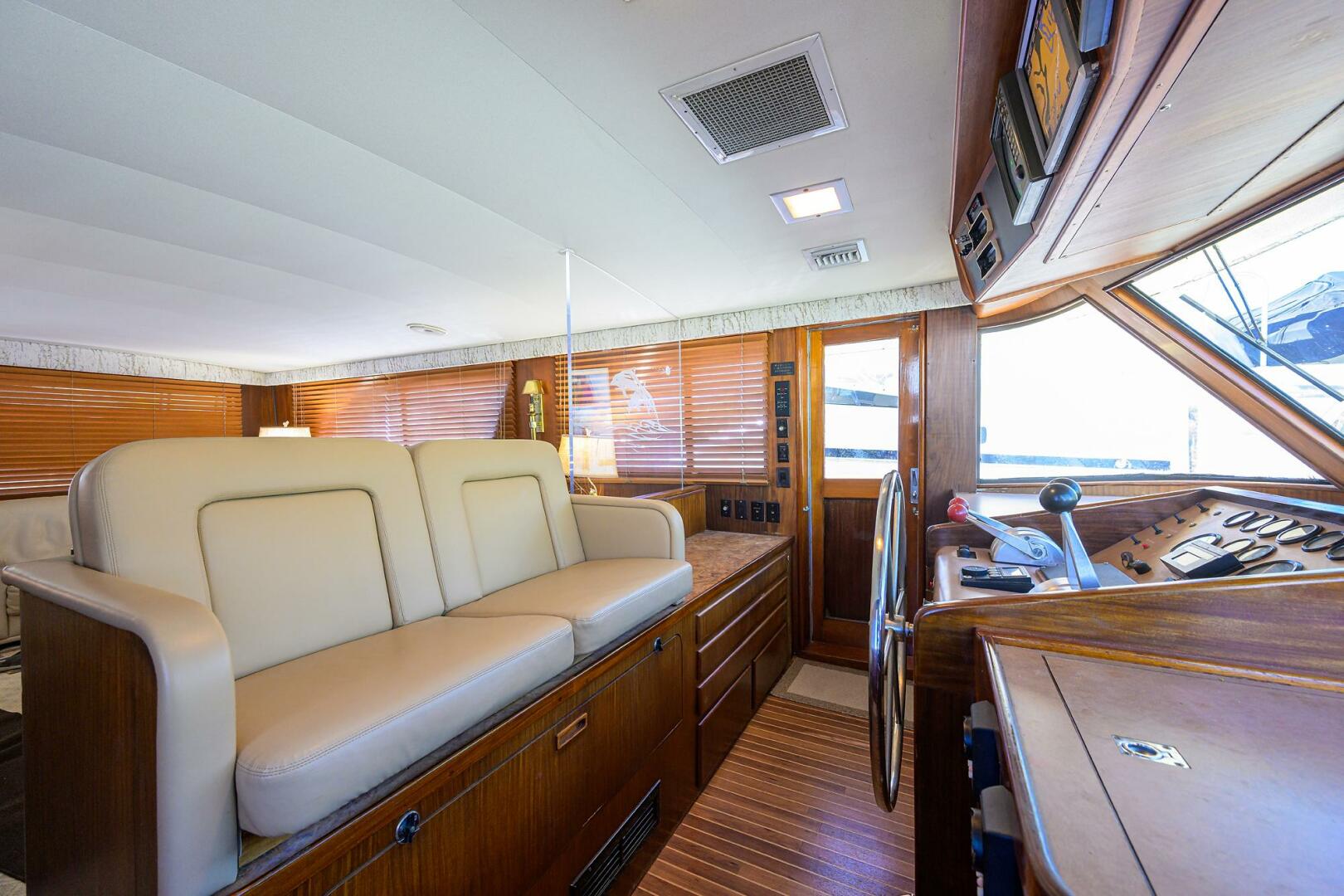 Hatteras-63 Motor Yacht 1987-Phantom Jupiter-Florida-United States-Hatteras 63  Phantom  Lower Helm-5908805 | Thumbnail