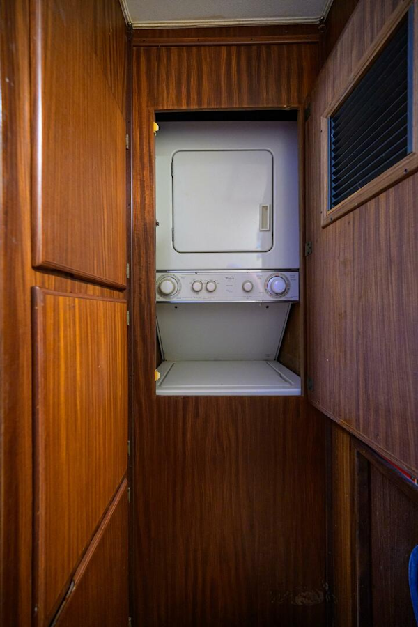 Hatteras-63 Motor Yacht 1987-Phantom Jupiter-Florida-United States-Hatteras 63  Phantom  Washer/Dryer-5908829