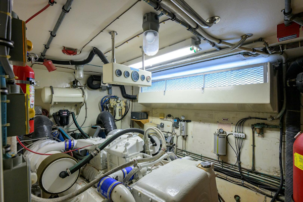 Hatteras-63 Motor Yacht 1987-Phantom Jupiter-Florida-United States-Hatteras 63  Phantom  Engine Room-5908846