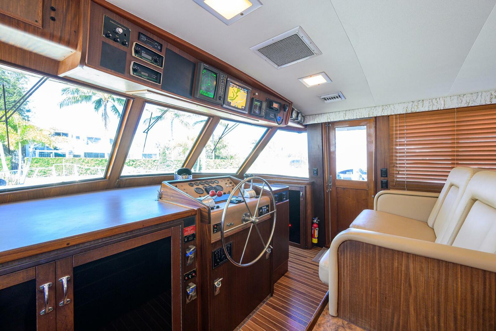 Hatteras-63 Motor Yacht 1987-Phantom Jupiter-Florida-United States-Hatteras 63  Phantom  Lower Helm-5908807 | Thumbnail