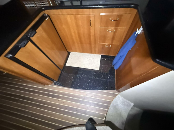 Carver-460 voyager 2004 -LA SALLE-Michigan-United States-5916871