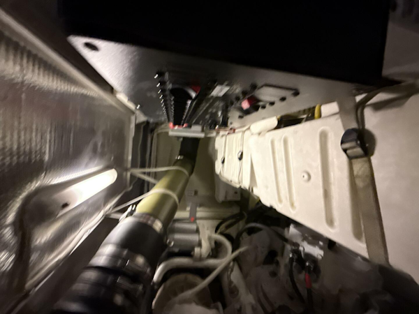 Carver-460 voyager 2004 -LA SALLE-Michigan-United States-5918388