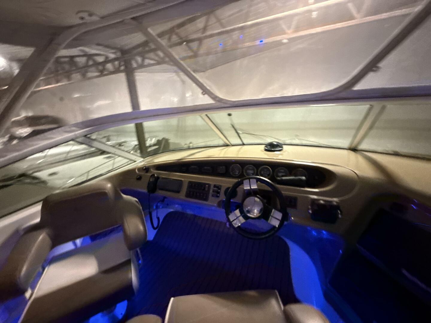Carver-460 voyager 2004 -LA SALLE-Michigan-United States-5918406 | Thumbnail