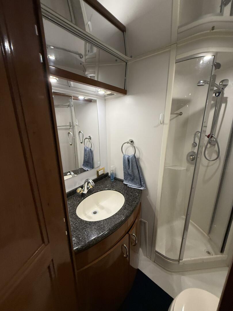 Carver-460 voyager 2004 -LA SALLE-Michigan-United States-5918304 | Thumbnail