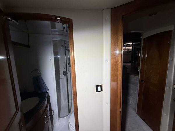 Carver-460 voyager 2004 -LA SALLE-Michigan-United States-5916844