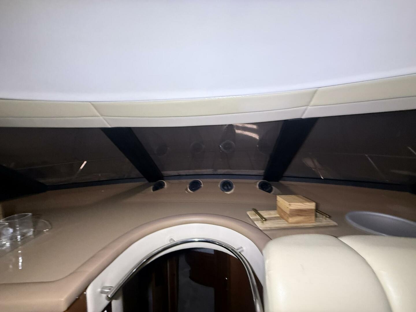 Carver-460 voyager 2004 -LA SALLE-Michigan-United States-5916866 | Thumbnail