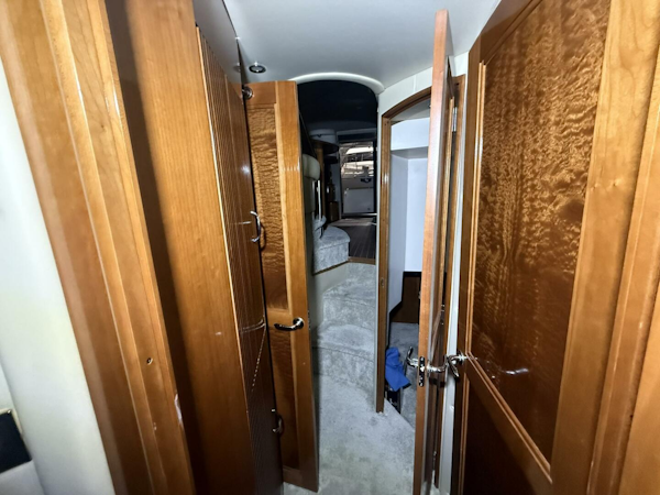 Carver-460 voyager 2004 -LA SALLE-Michigan-United States-5916860