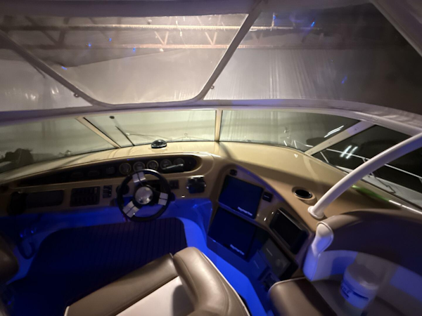Carver-460 voyager 2004 -LA SALLE-Michigan-United States-5918405