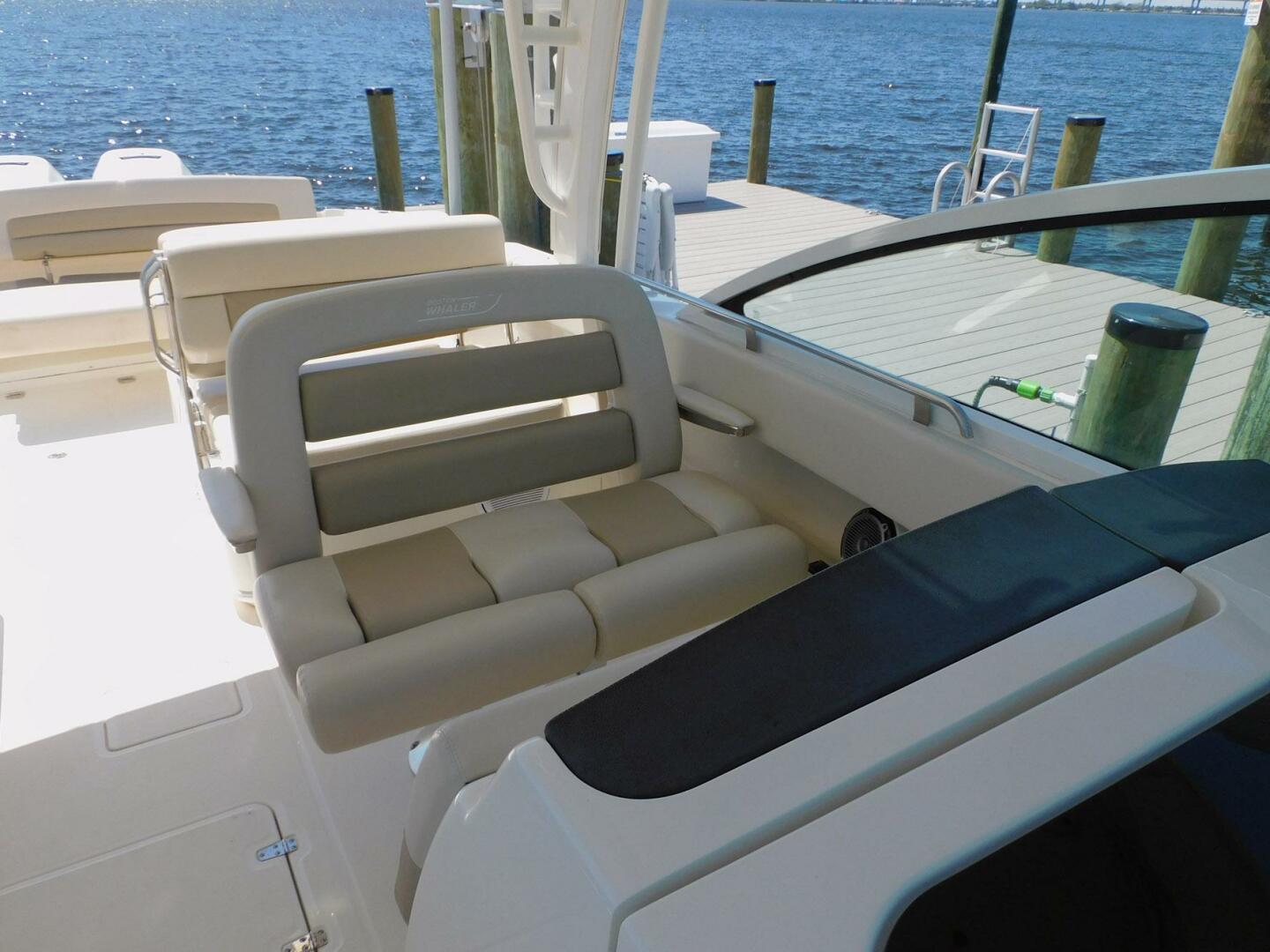 Boston Whaler-320 Vantage 2016 -Marco Island-Florida-United States-5916687 | Thumbnail