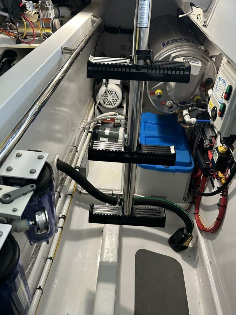 MJM-53z 2021-CI SEA Vero Beach-Florida-United States-Port Pilothouse Locker-5924374 | Thumbnail