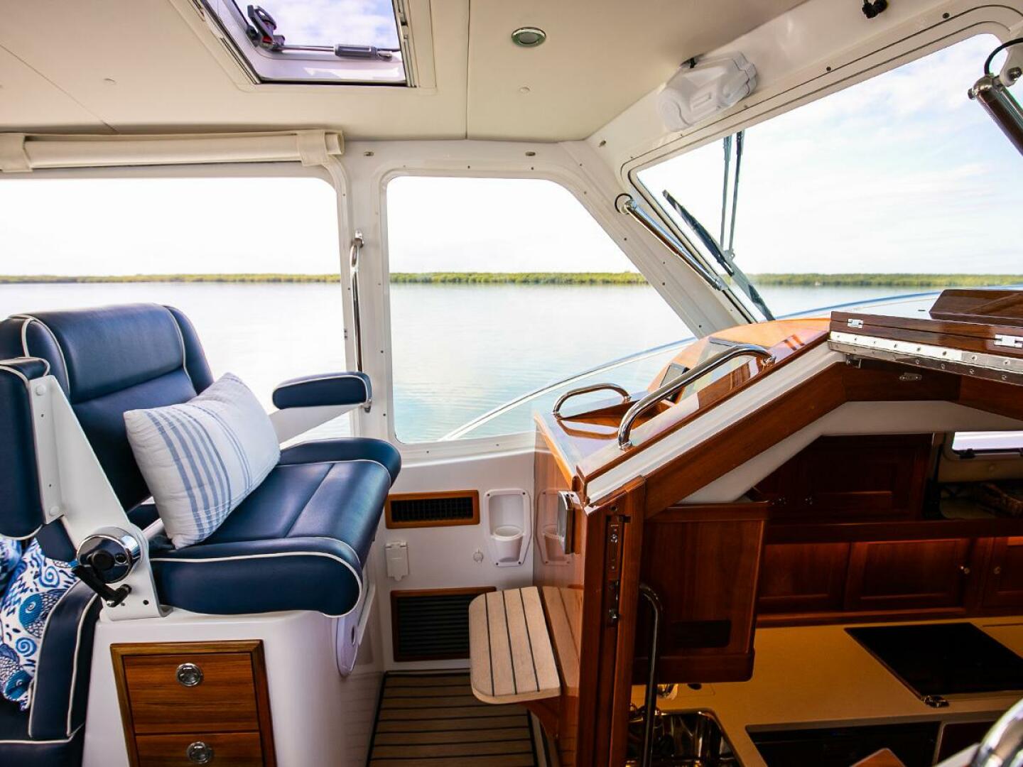 MJM-53z 2021-CI SEA Vero Beach-Florida-United States-Copilot Seat-5924342 | Thumbnail