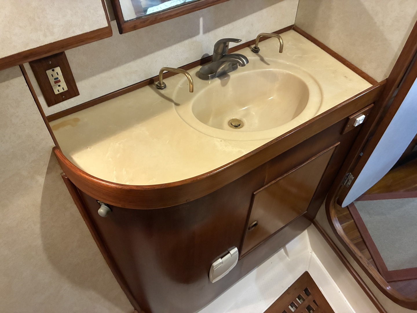 Hylas-46 1996-Hawke New Orleans-Louisiana-United States-1996 Hylas 46  Guest Head-6025561 | Thumbnail