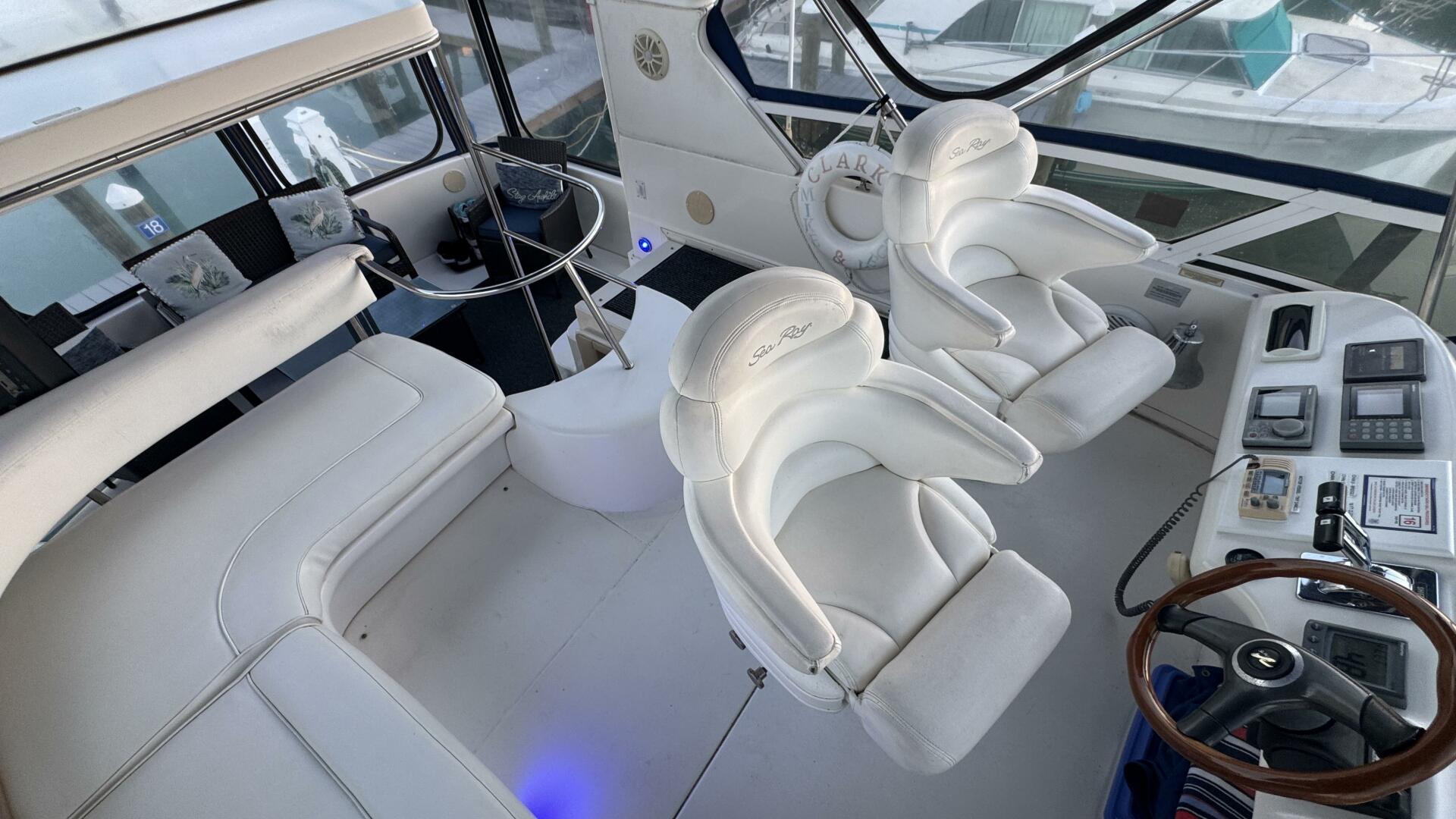 Sea Ray-420 Aft Cabin 2000-Tiny Dancer Englewood-Florida-United States-Flybridge Looking Port-5936048 | Thumbnail