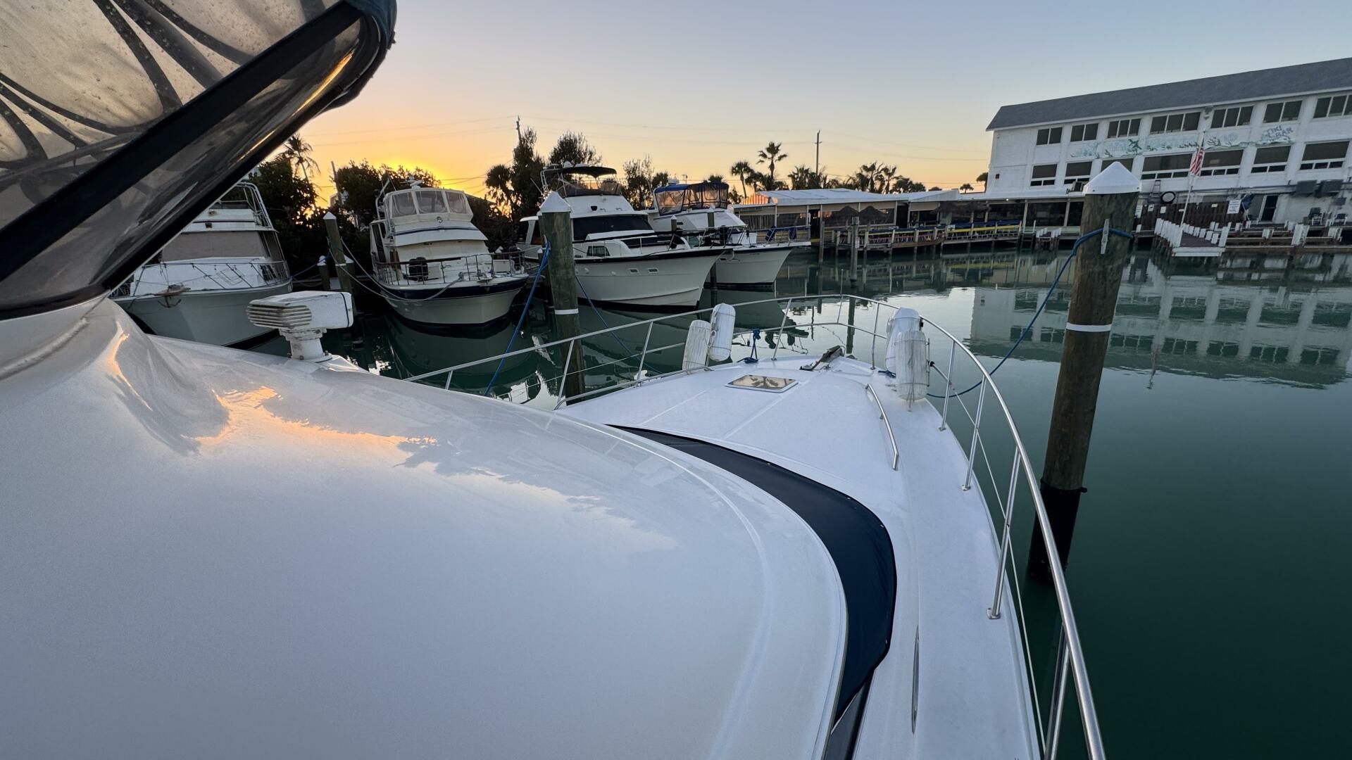 Sea Ray-420 Aft Cabin 2000-Tiny Dancer Englewood-Florida-United States-Bow Side Deck Walkaround-5936133 | Thumbnail