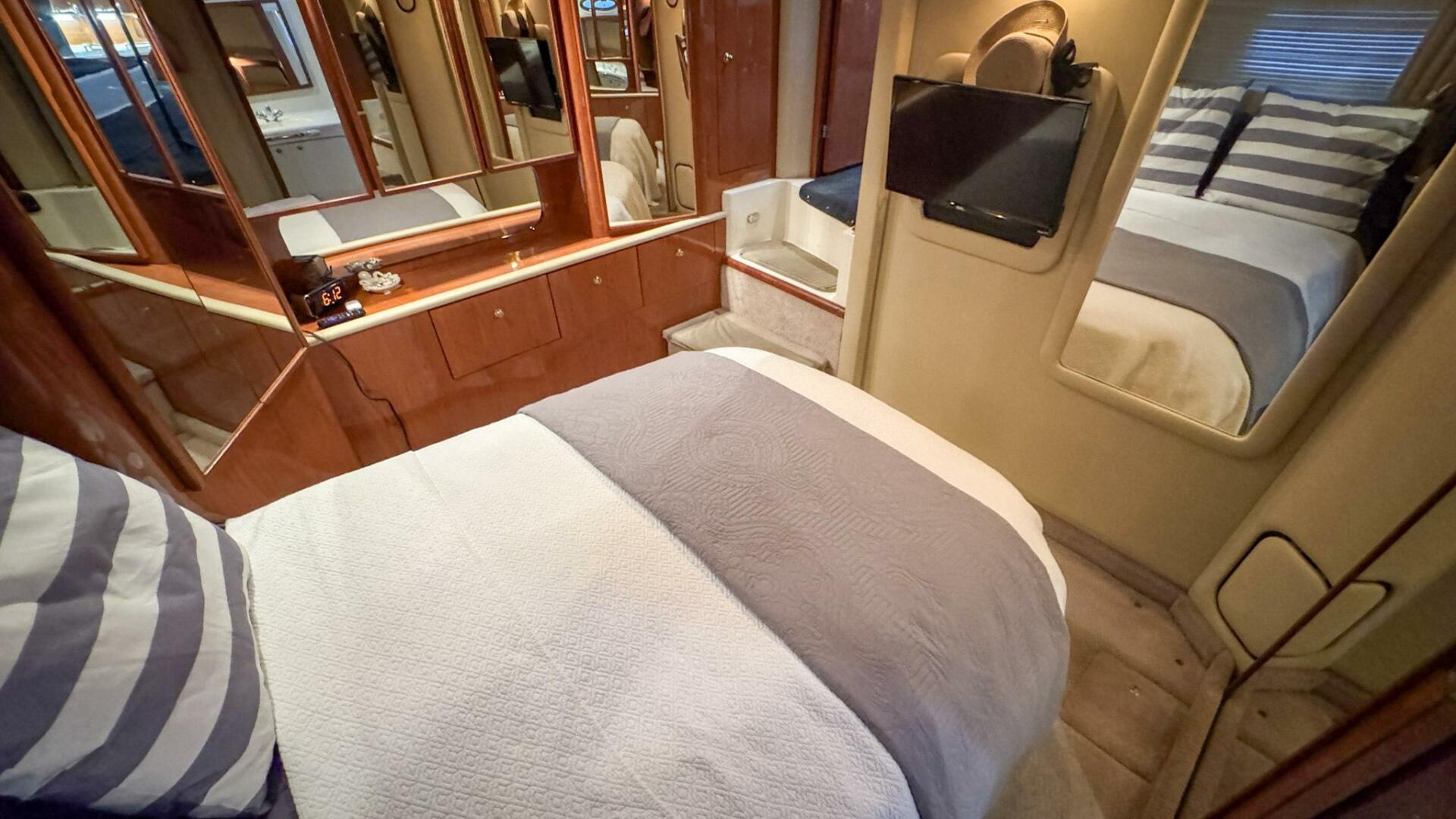 Sea Ray-420 Aft Cabin 2000-Tiny Dancer Englewood-Florida-United States-Aft Primary Stateroom-5936110 | Thumbnail