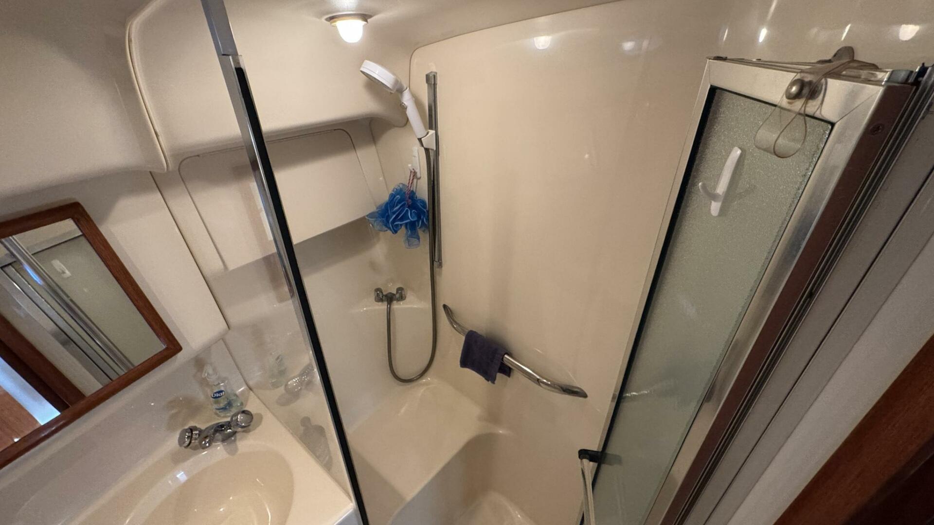 Sea Ray-420 Aft Cabin 2000-Tiny Dancer Englewood-Florida-United States-Forward Head Shower-5936114 | Thumbnail