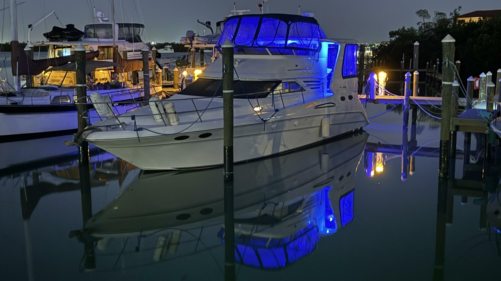 Sea Ray-420 Aft Cabin 2000-Tiny Dancer Englewood-Florida-United States-Port Profile Night-5936130 | Thumbnail