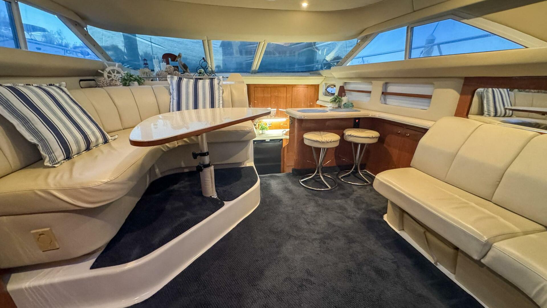 Sea Ray-420 Aft Cabin 2000-Tiny Dancer Englewood-Florida-United States-Salon Looking Forward-5936088 | Thumbnail