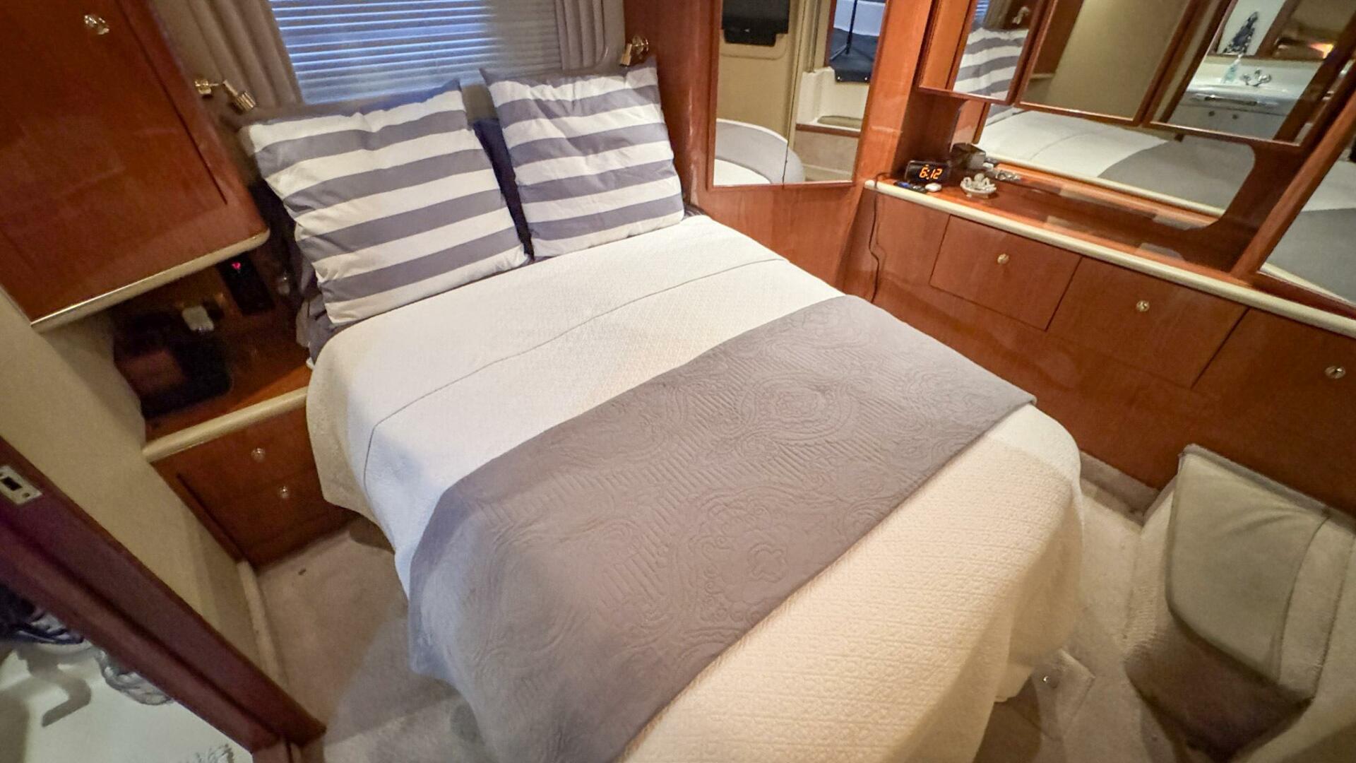 Sea Ray-420 Aft Cabin 2000-Tiny Dancer Englewood-Florida-United States-Aft Primary Stateroom-5936111 | Thumbnail