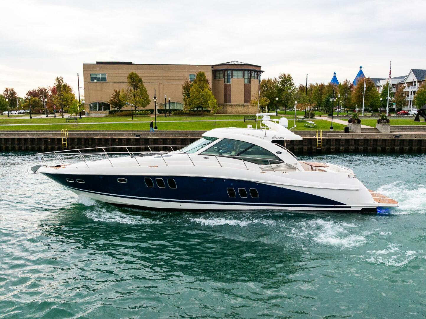 Sea Ray-60 Sundancer 2008-Sea Breeze Kenosha-Wisconsin-United States-5927154 | Thumbnail