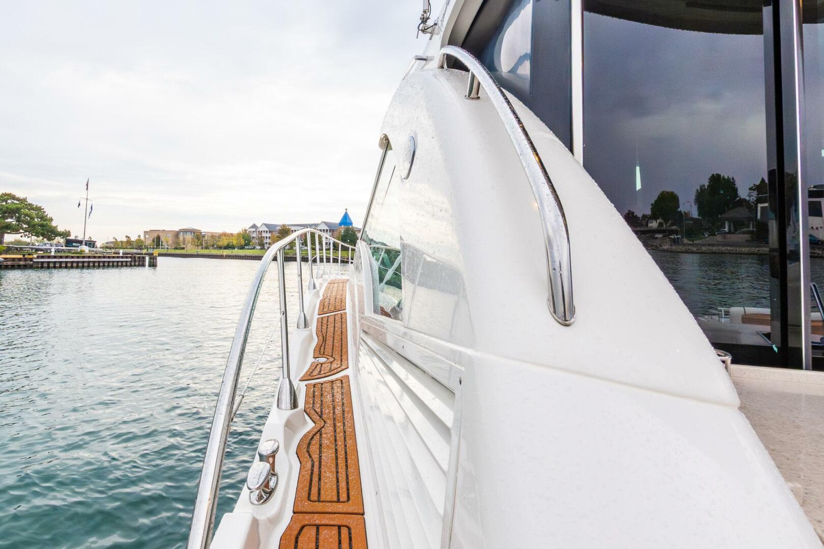 Sea Ray-60 Sundancer 2008-Sea Breeze Kenosha-Wisconsin-United States-5927168 | Thumbnail