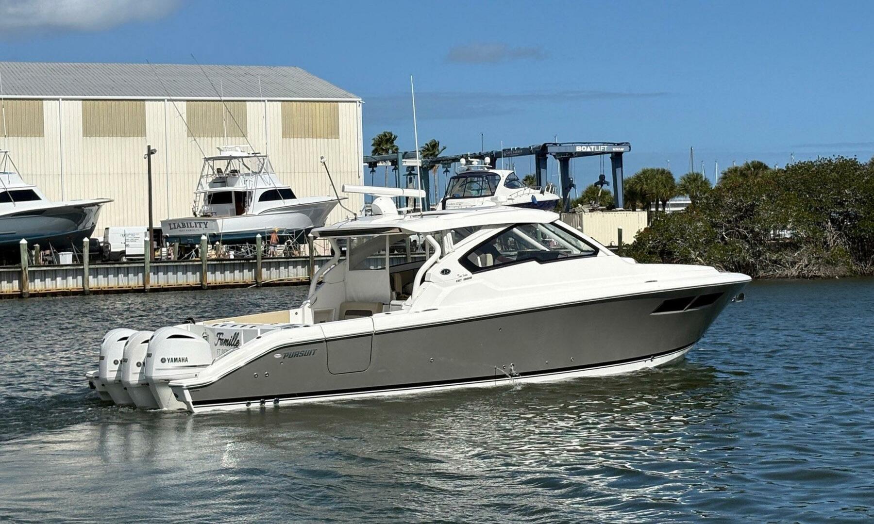 Pursuit-365 DC 2020-Famille Fort Pierce-Florida-United States-5939545 | Thumbnail